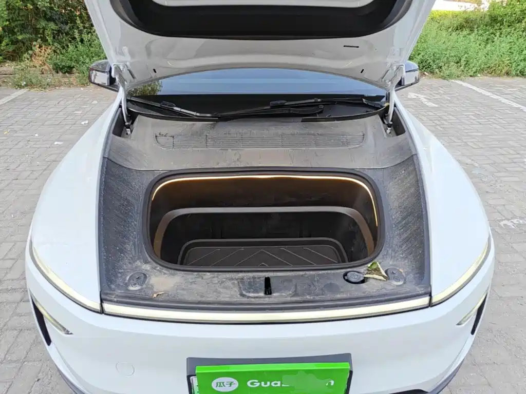 Tesla Model Y — миниатюра 16