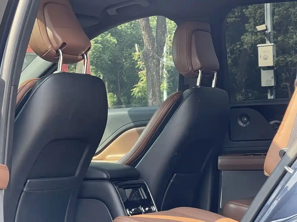 Lincoln Aviator — миниатюра 7