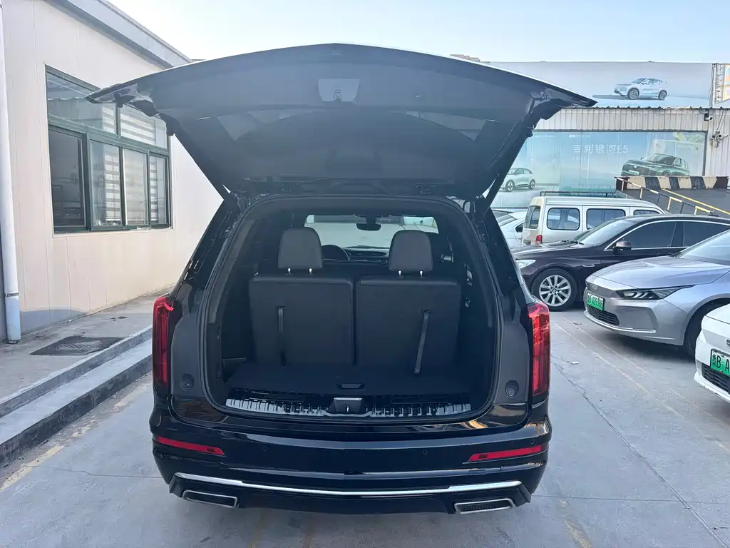 Cadillac XT6 2020 28T мест