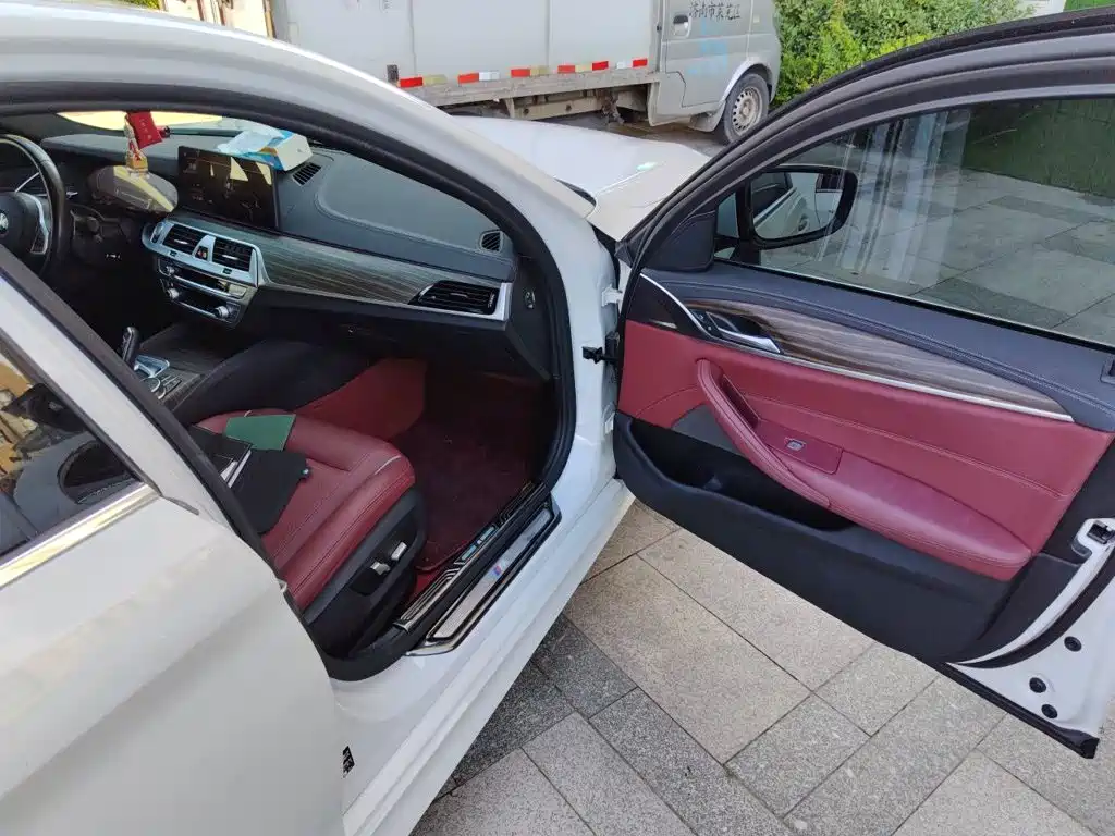 BMW 5 Series — миниатюра 18
