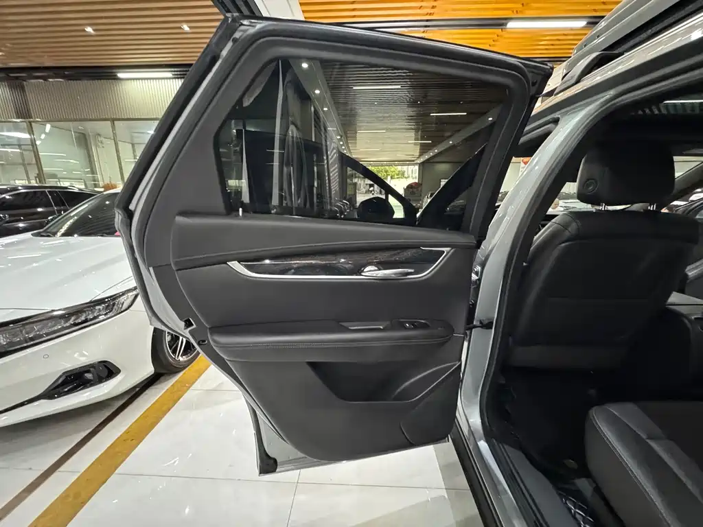 Cadillac XT5 — миниатюра 35