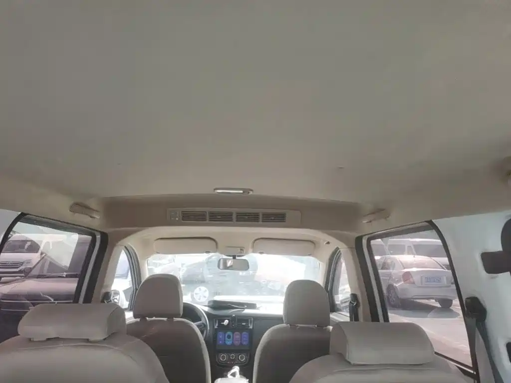 Wuling Rongguang V — миниатюра 18