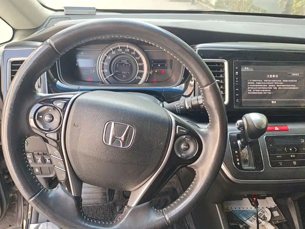 Honda Elysion — миниатюра 11