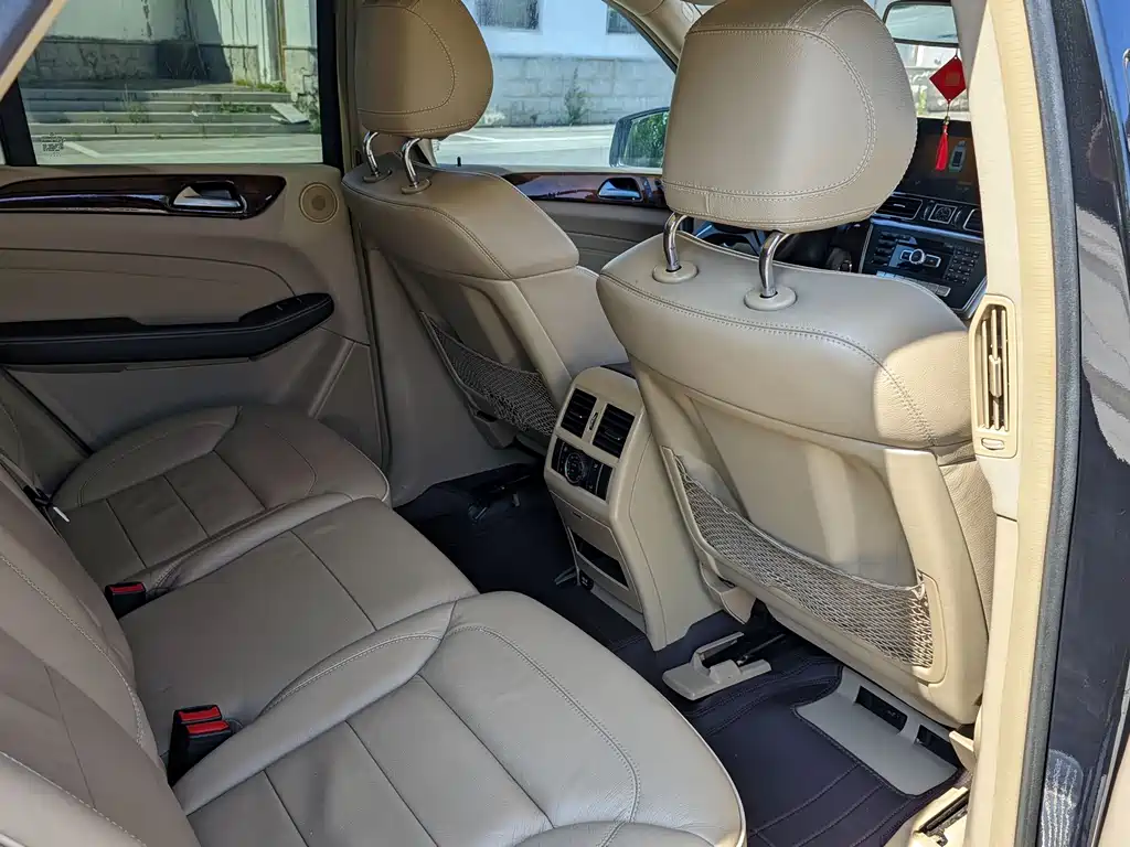 Mercedes-Benz M-Class — миниатюра 6
