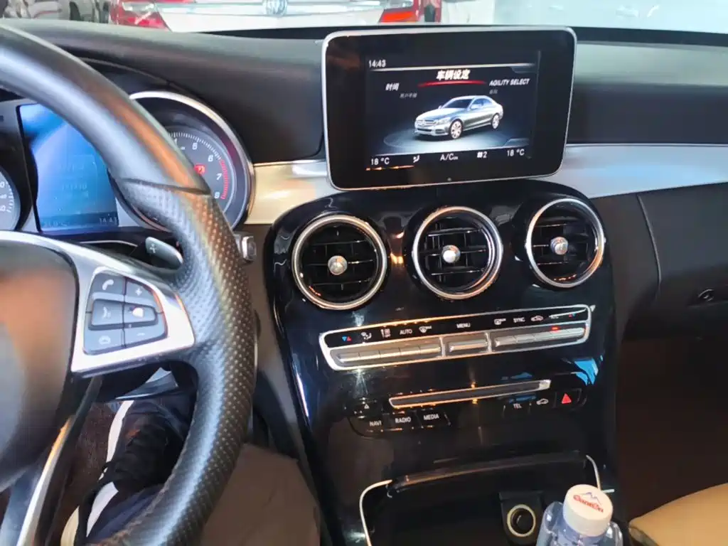 Mercedes-Benz C-Class — миниатюра 13
