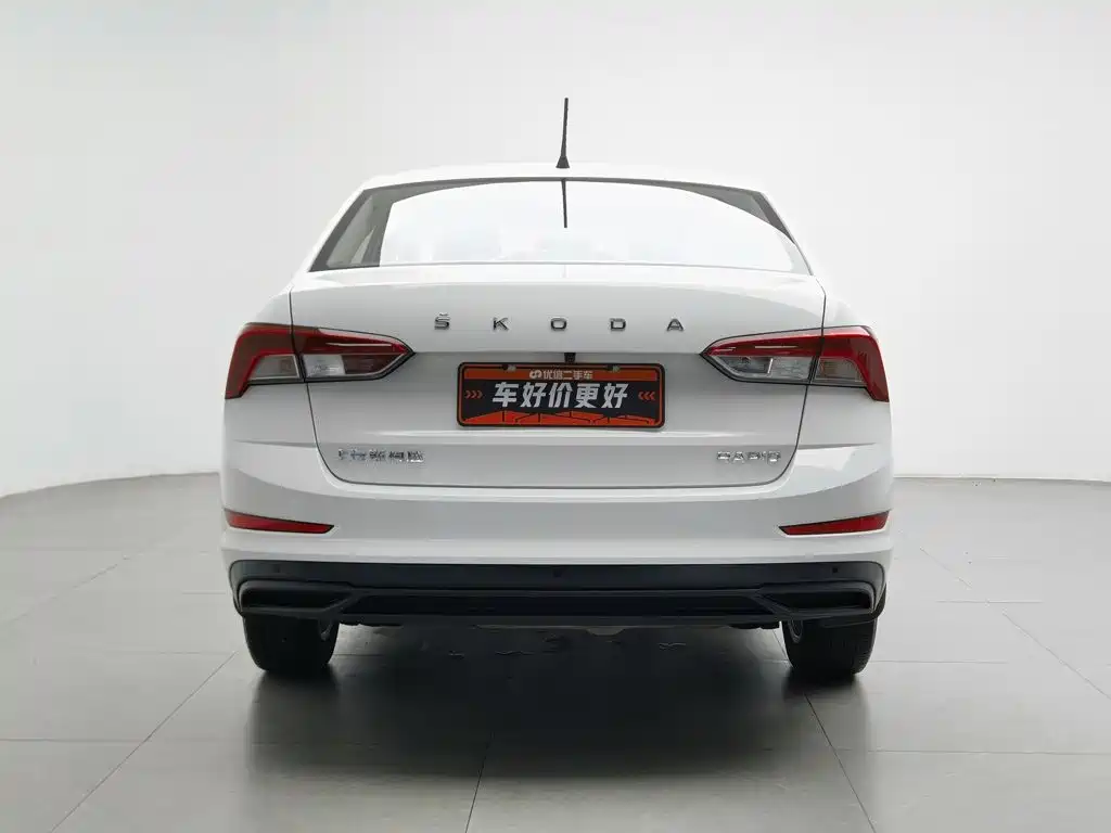 Skoda Rapid — миниатюра 4