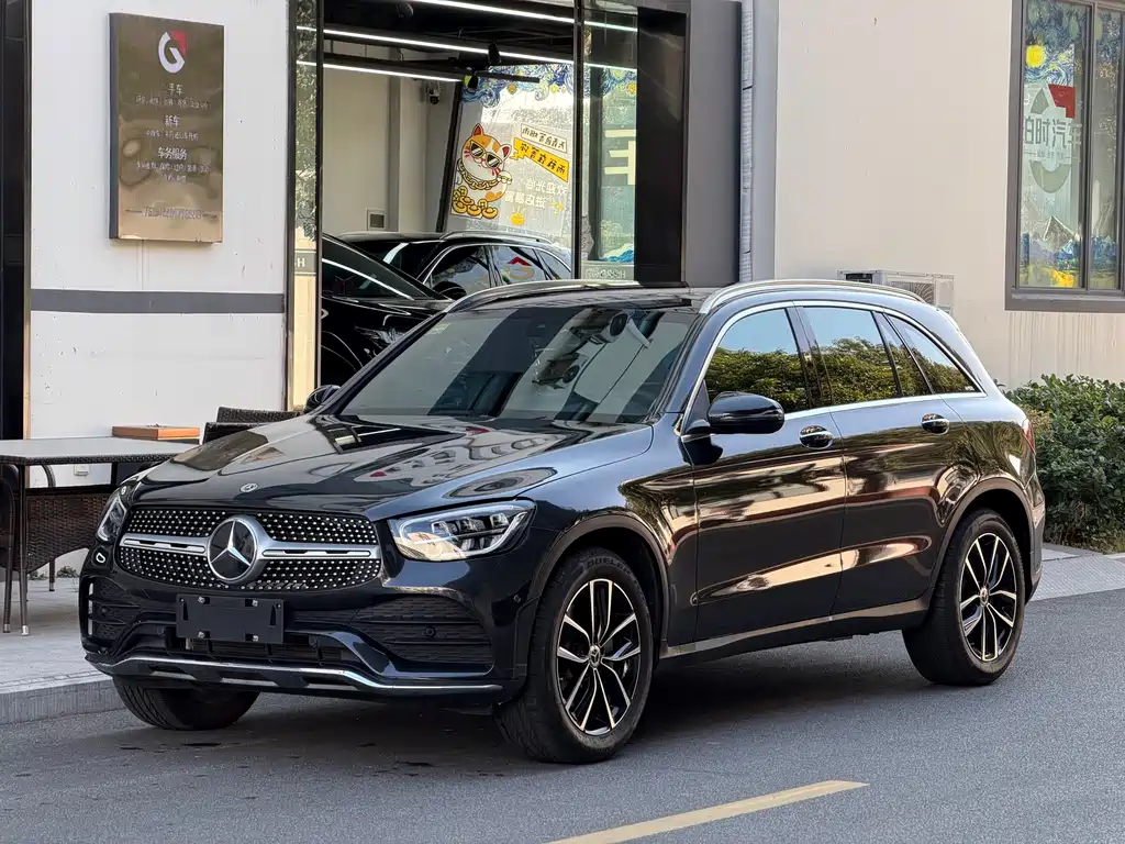 MERCEDES-BENZ GLC