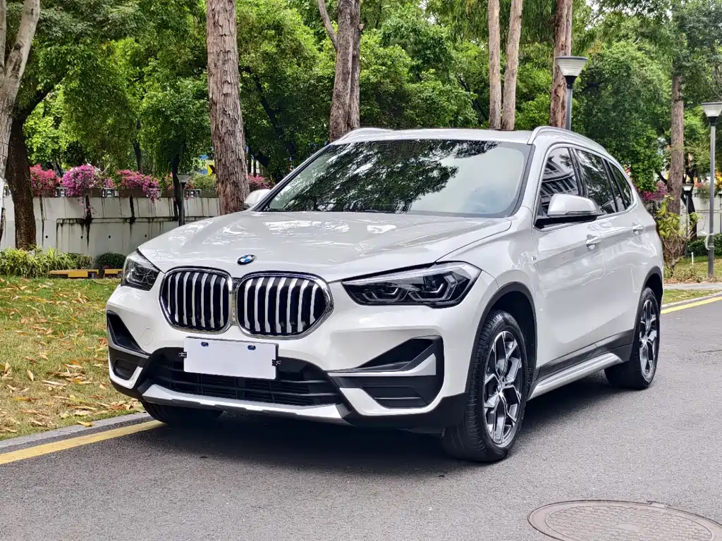 Купить BMW X1