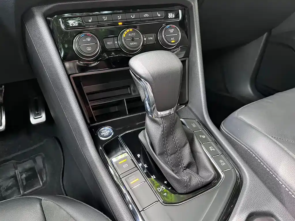 Volkswagen Tiguan L — миниатюра 9