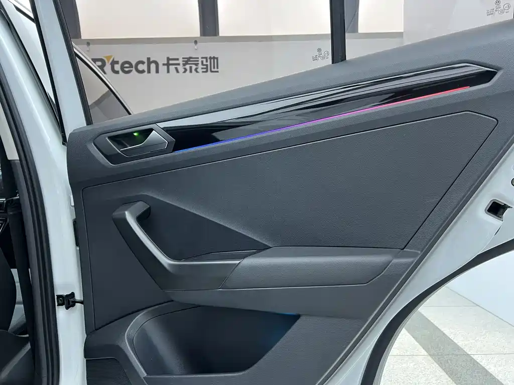 VOLKSWAGEN T ROC EXPLORING SONGS