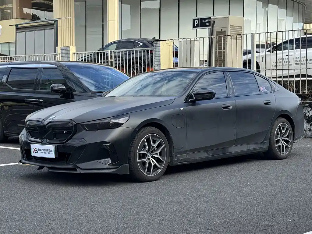 BMW i5