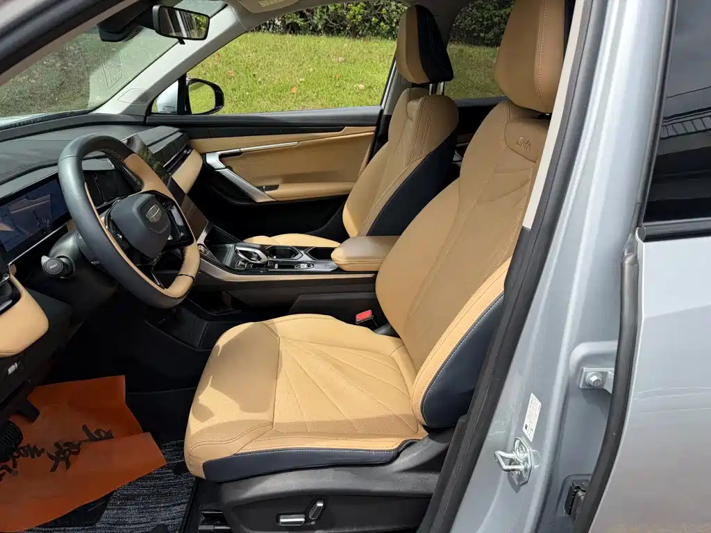 Geely Boyue L — миниатюра 8