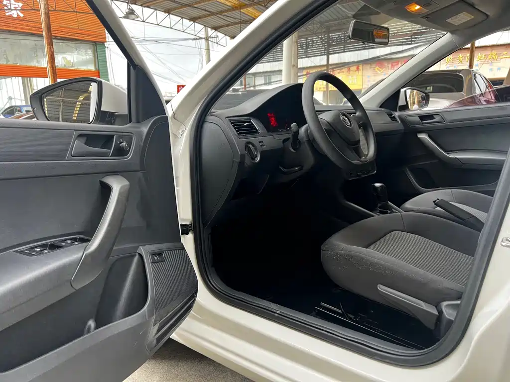 Volkswagen Santana — миниатюра 8