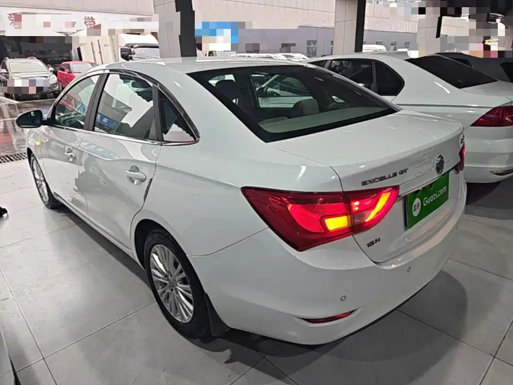 Buick Excelle — миниатюра 5