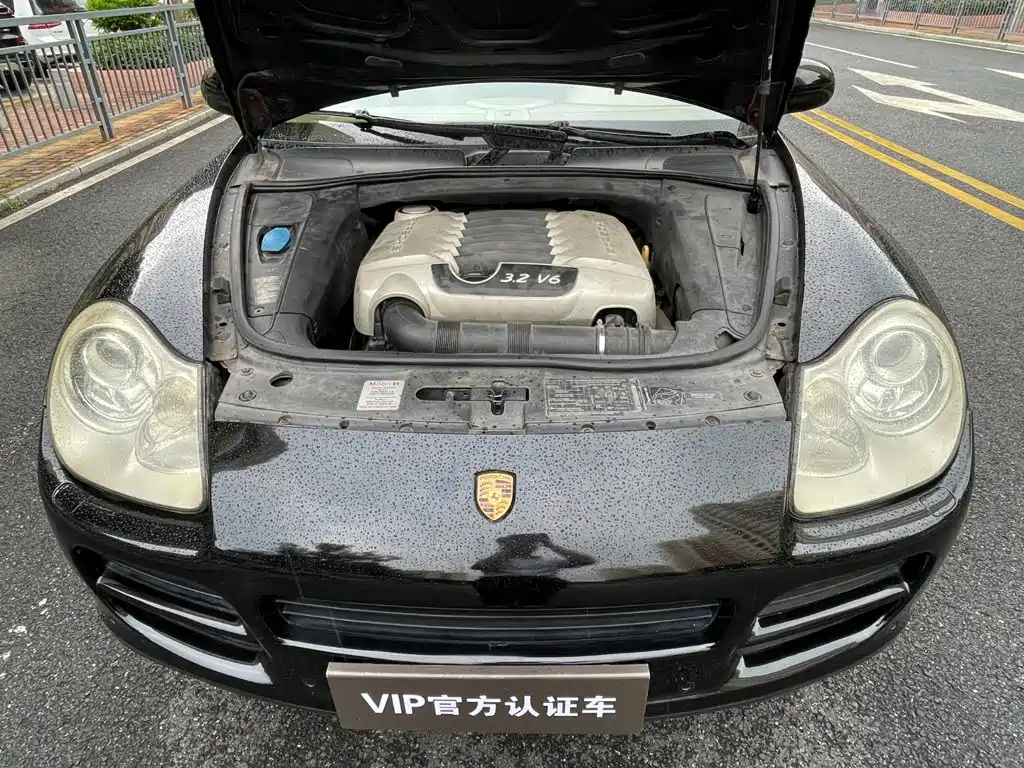Porsche Cayenne — миниатюра 20