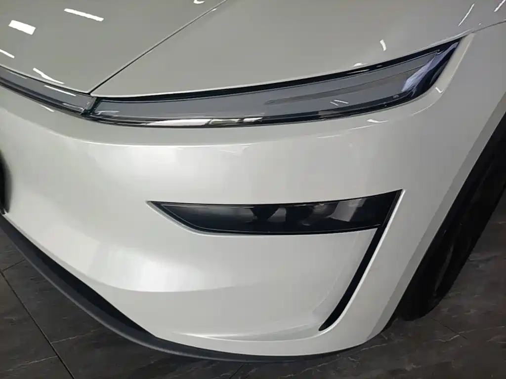Tesla Model Y — миниатюра 24