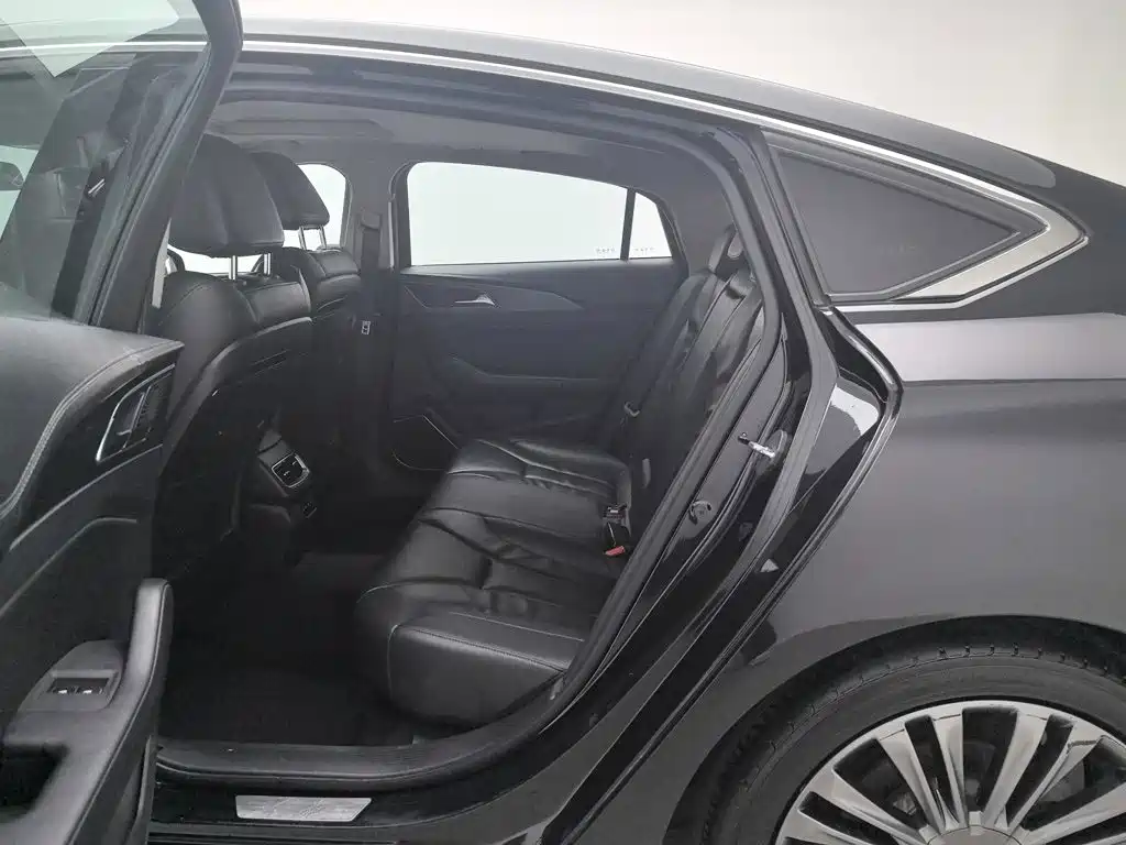 Hongqi Hongqi H5 — миниатюра 15