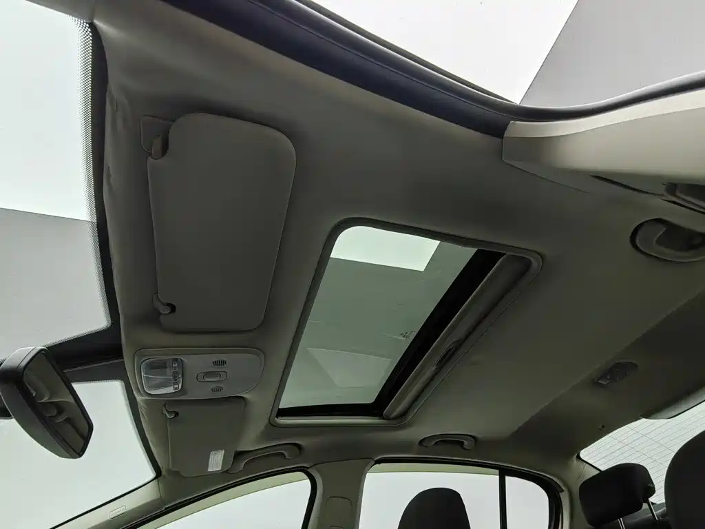 Peugeot 308 — миниатюра 14