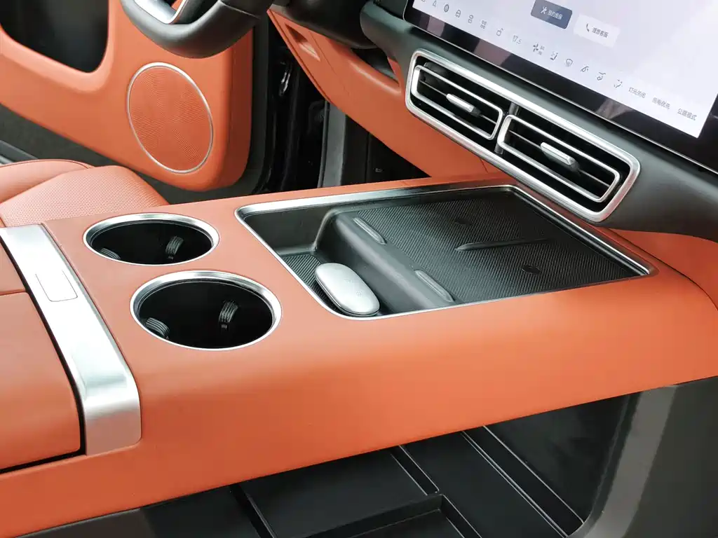 Li Auto Li L8 — миниатюра 10