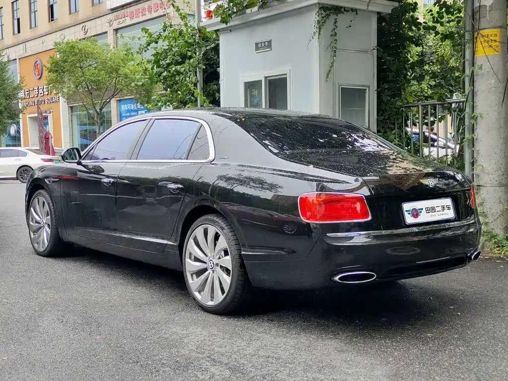Bentley Flying Spur — миниатюра 4