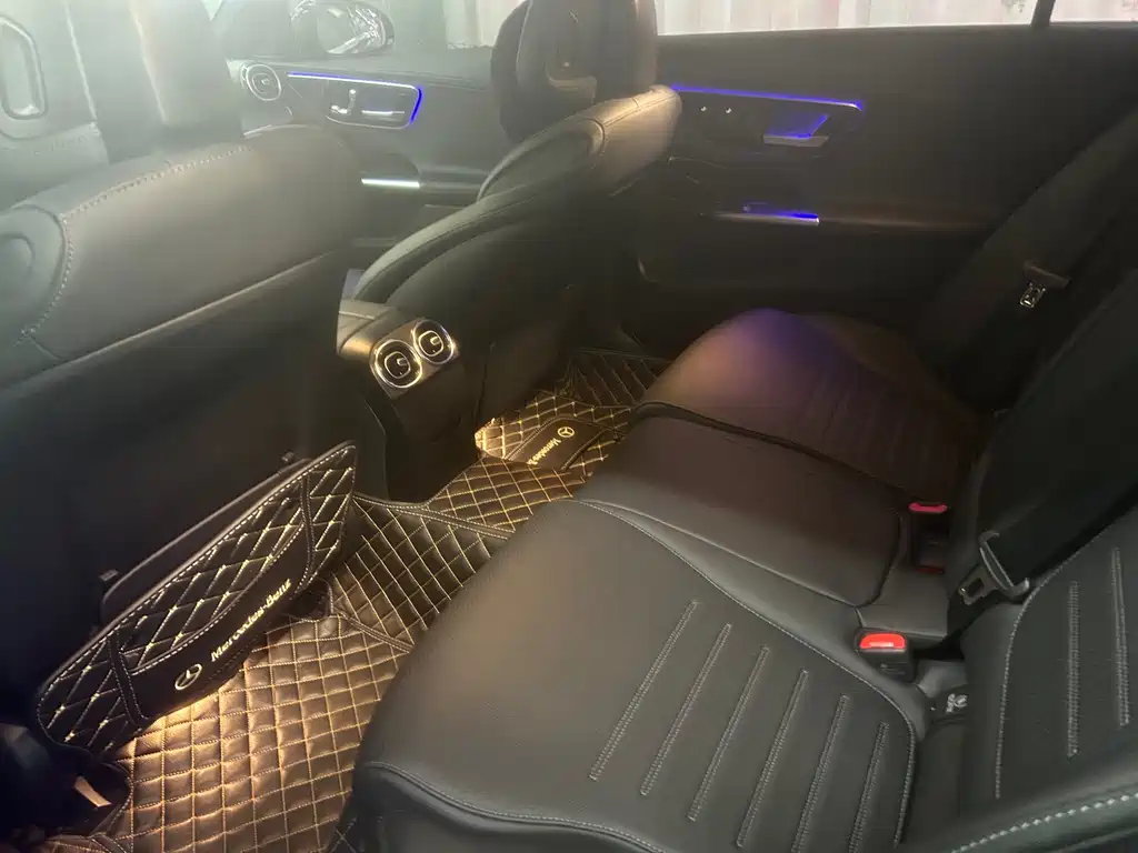 Mercedes-Benz C-Class — миниатюра 10