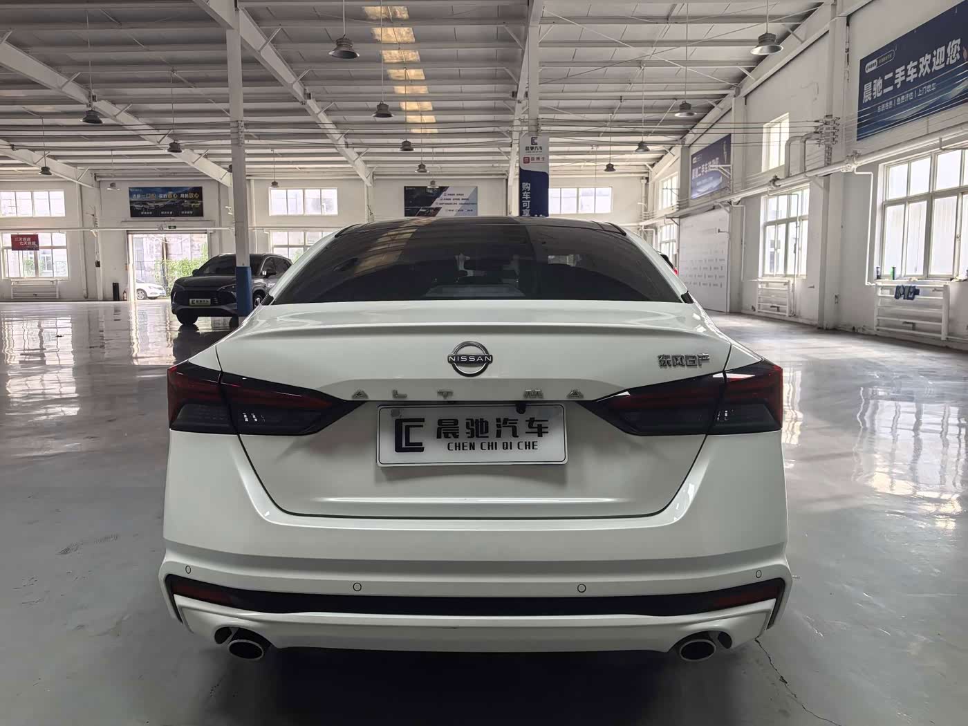 Nissan Teana 2.0 л 2023 г. Белый, пробег 22000 км