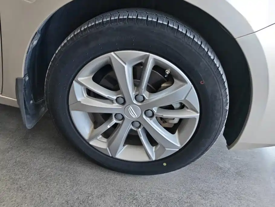Geely Emgrand GL — миниатюра 6