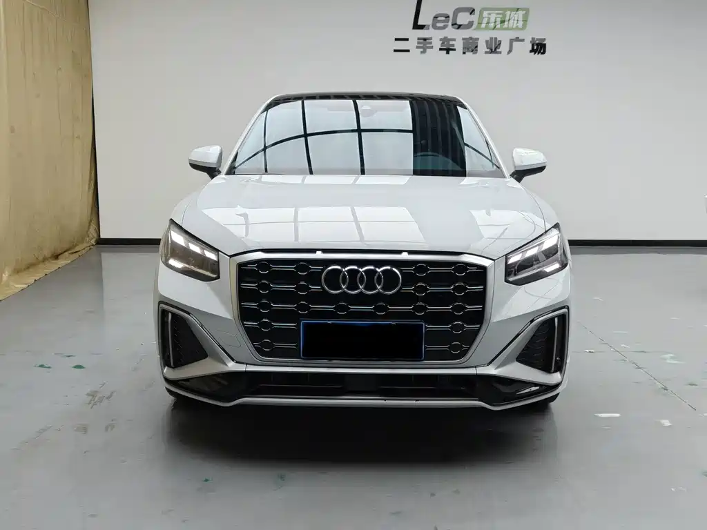 Audi Q2L — миниатюра 2