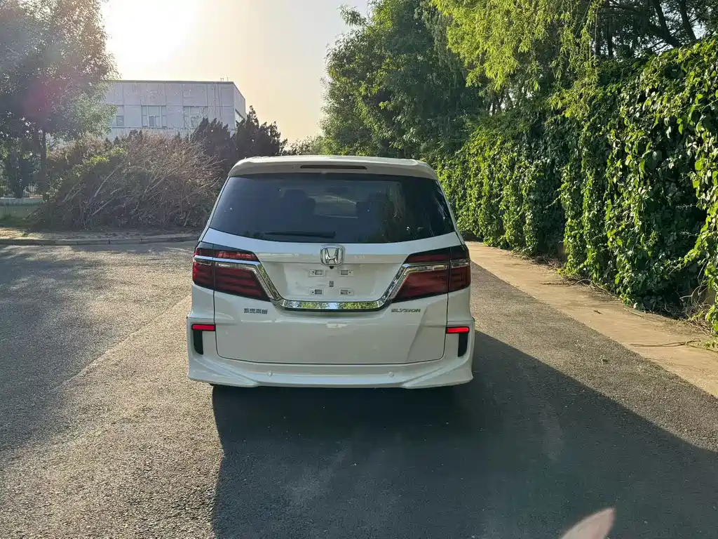 Honda Elysion — миниатюра 4