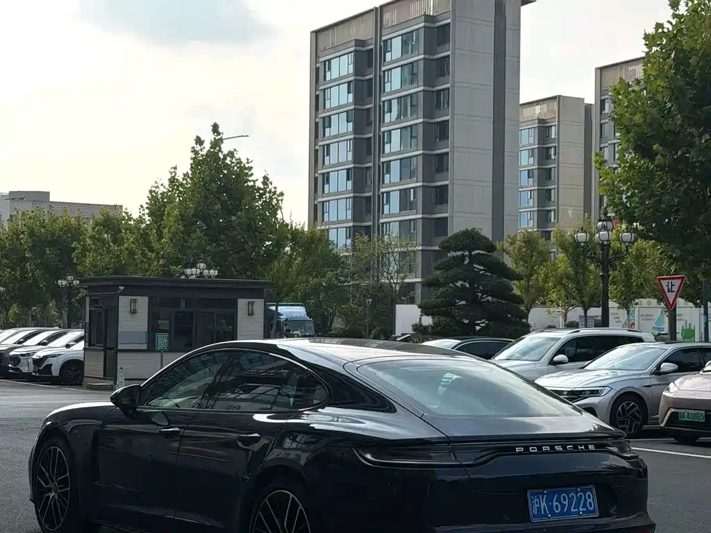 Porsche Panamera — миниатюра 7
