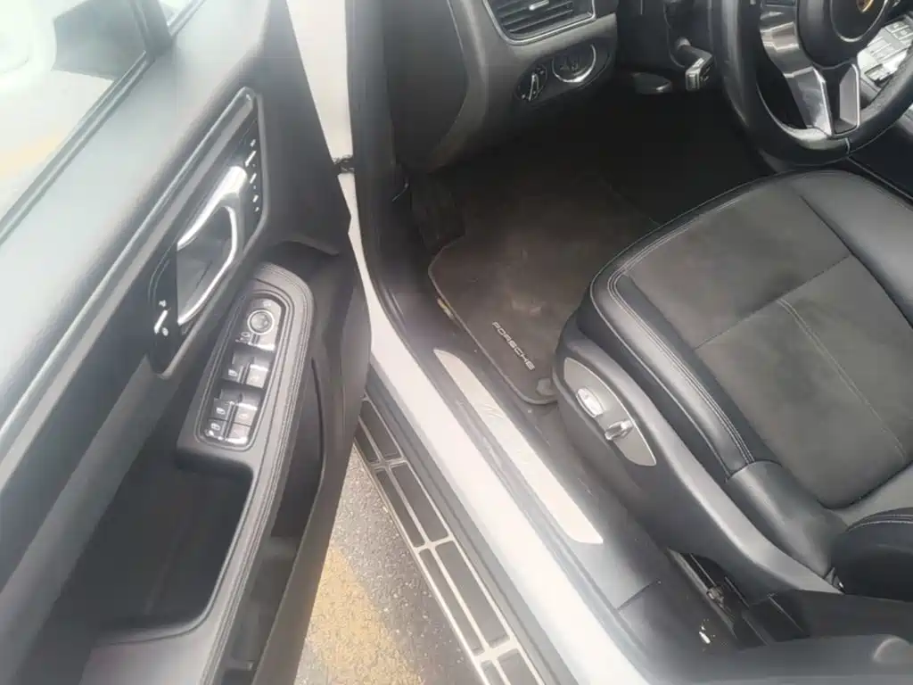 Porsche Macan — миниатюра 16