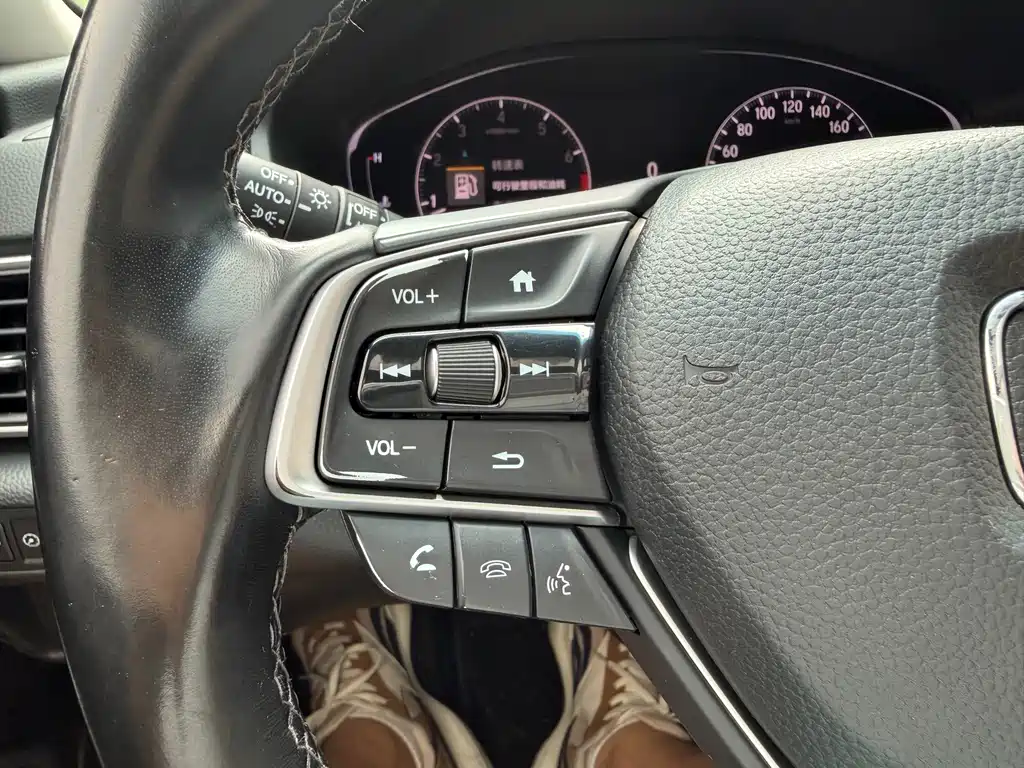 Honda Accord — миниатюра 12
