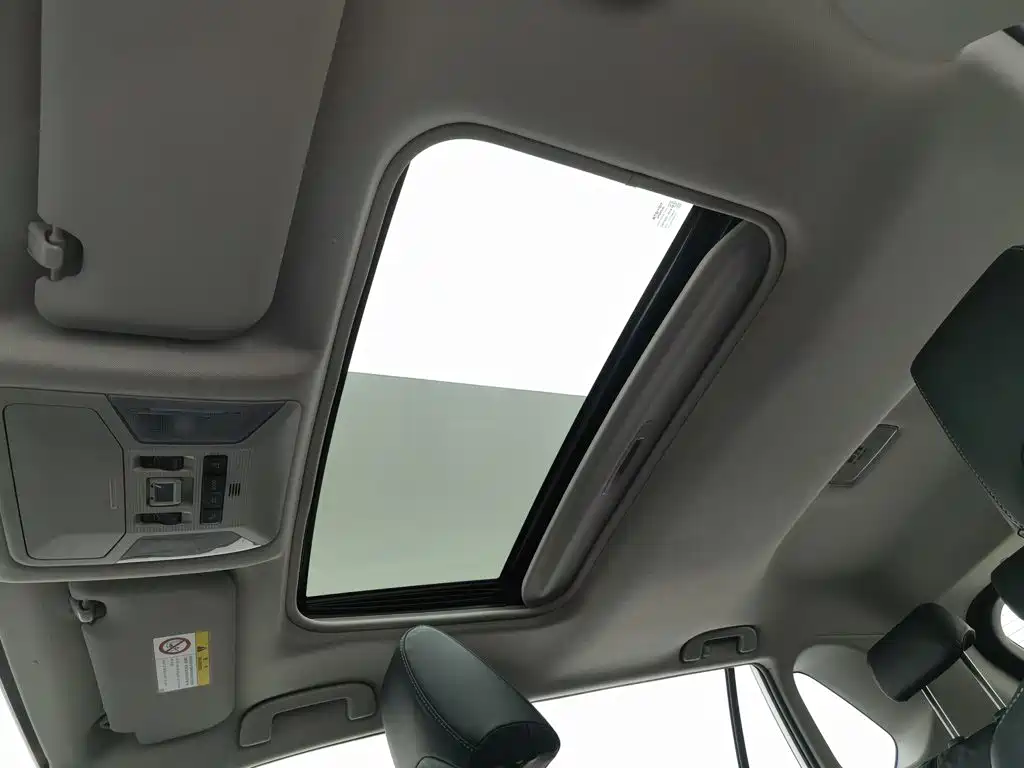 Toyota RAV4 — миниатюра 14