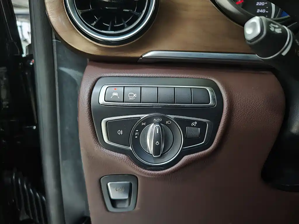 MERCEDES-BENZ V CLASS