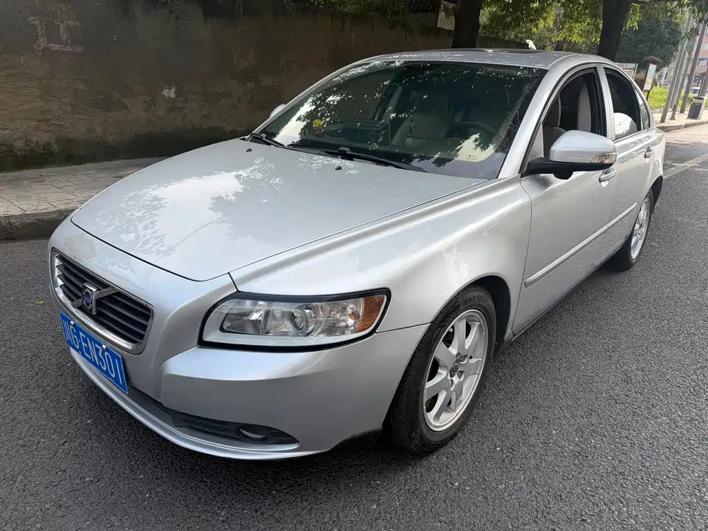 Volvo S40