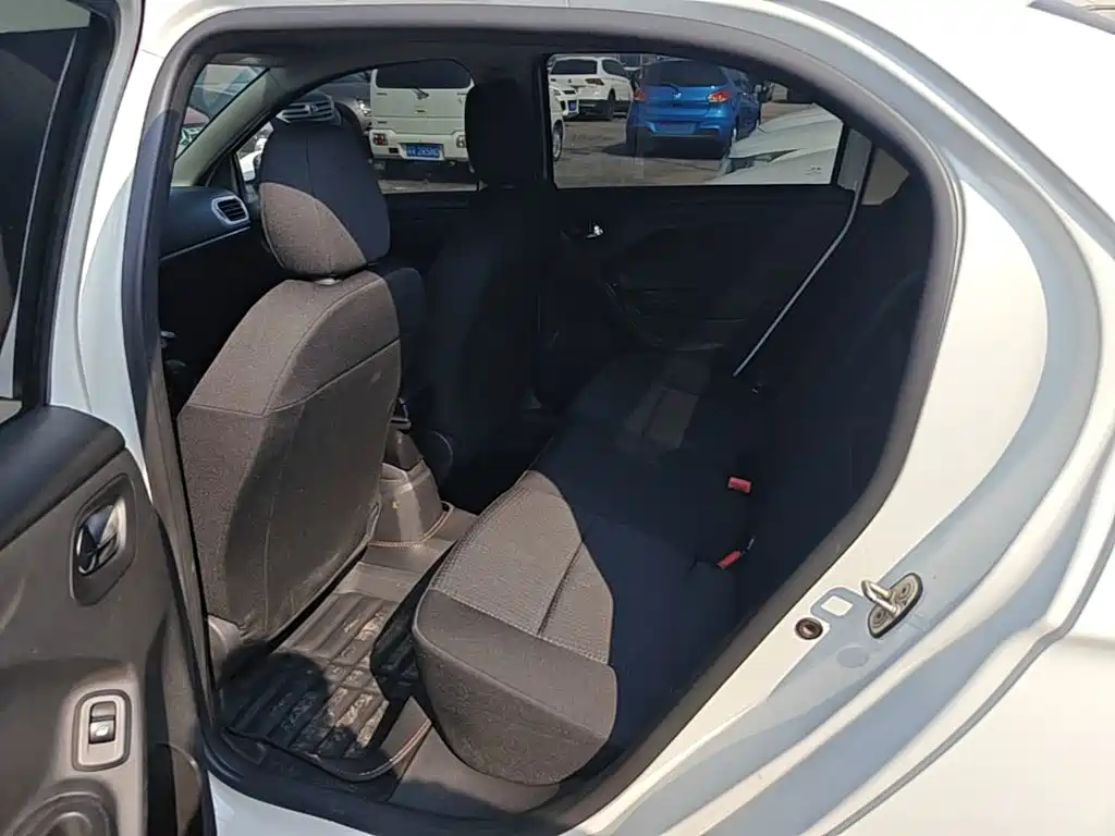Peugeot 301 — миниатюра 17