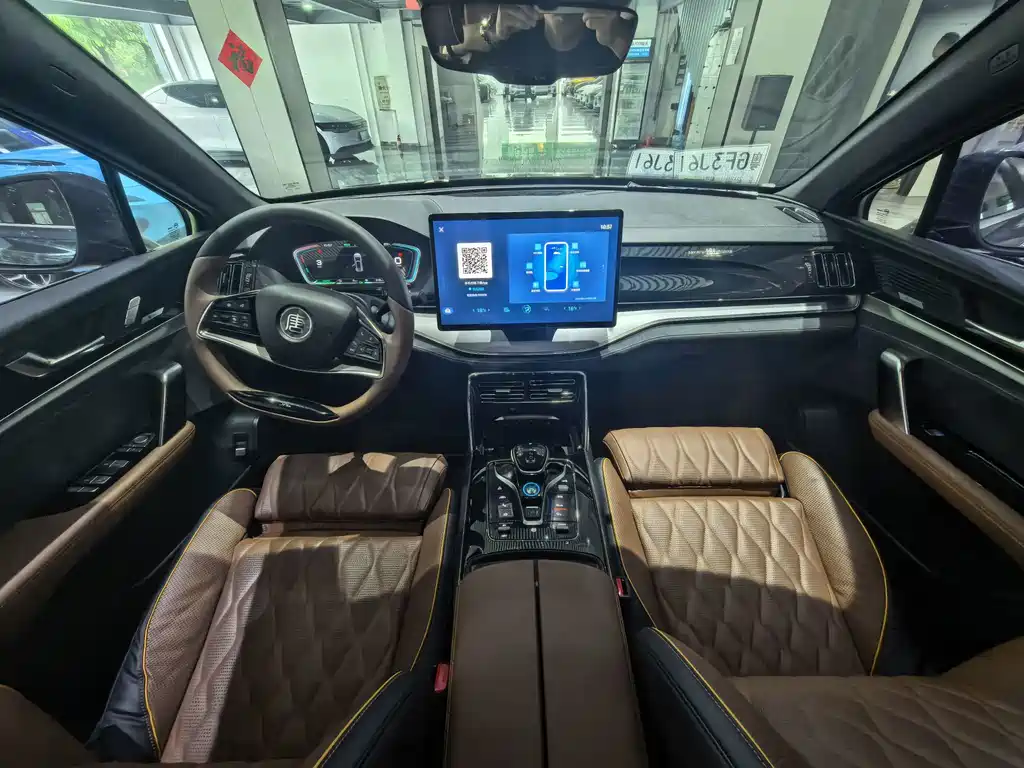 BYD Tang New Energy — миниатюра 8