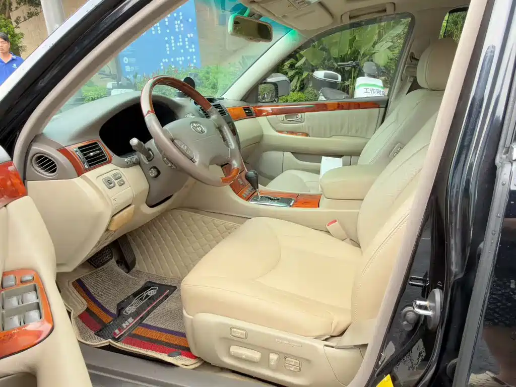 Lexus LS — миниатюра 4