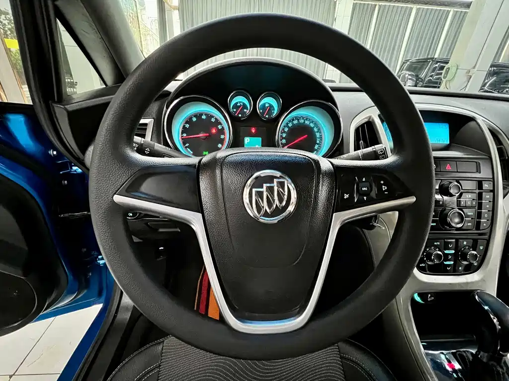 Buick Excelle — миниатюра 11