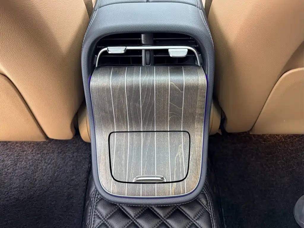 Mercedes-Benz E-Class — миниатюра 14