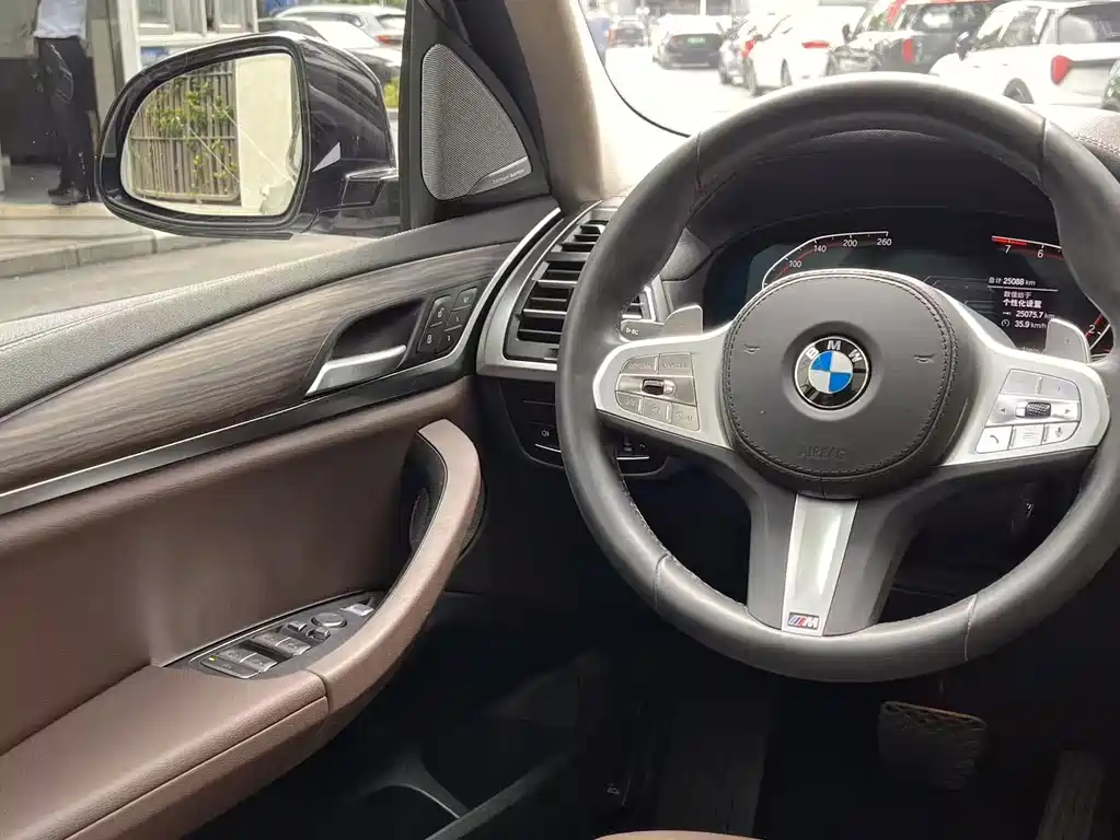 BMW X3 — миниатюра 15