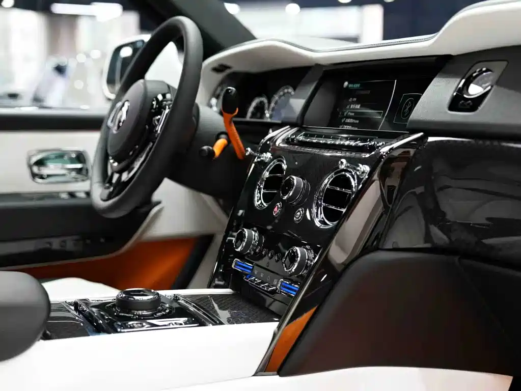 Rolls-Royce Cullinan — миниатюра 34