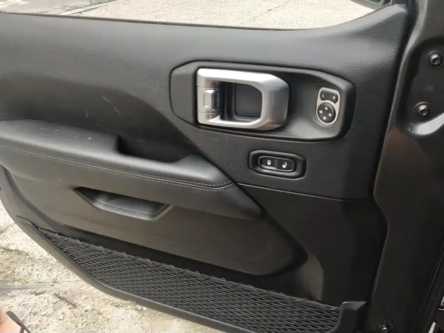 Jeep Wrangler — миниатюра 7