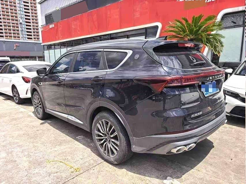 Jetour Jetour X70 PLUS 1.5 л 2023 г. Чёрный, пробег 50000 км
