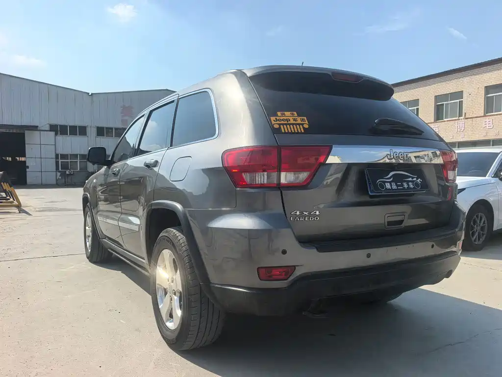 Jeep Grand Cherokee (Import) — миниатюра 6