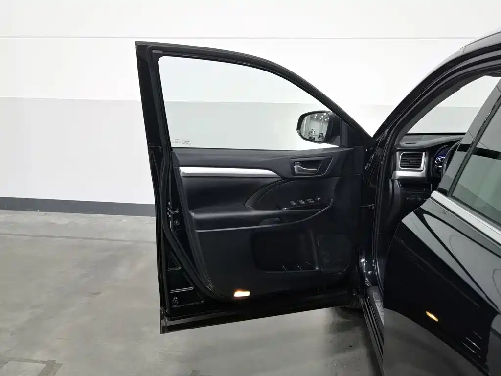 Toyota Highlander — миниатюра 8
