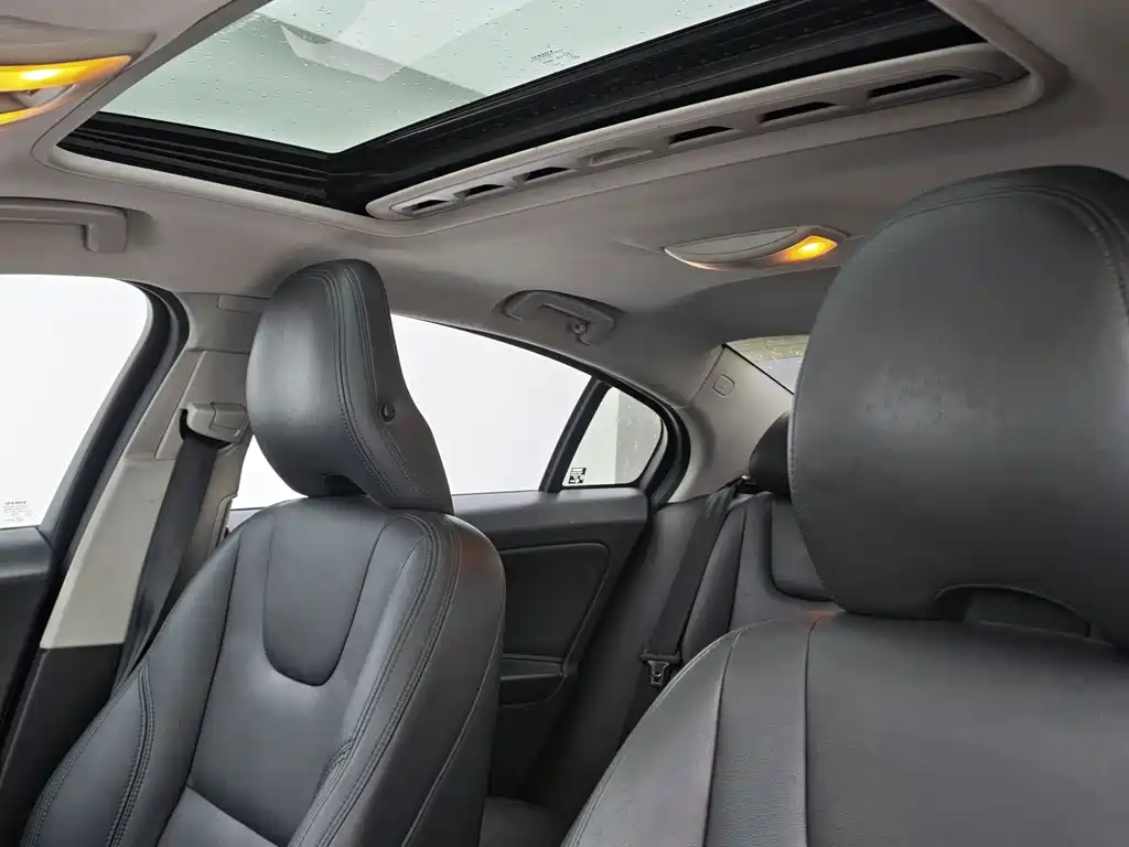 Volvo S60 — миниатюра 11