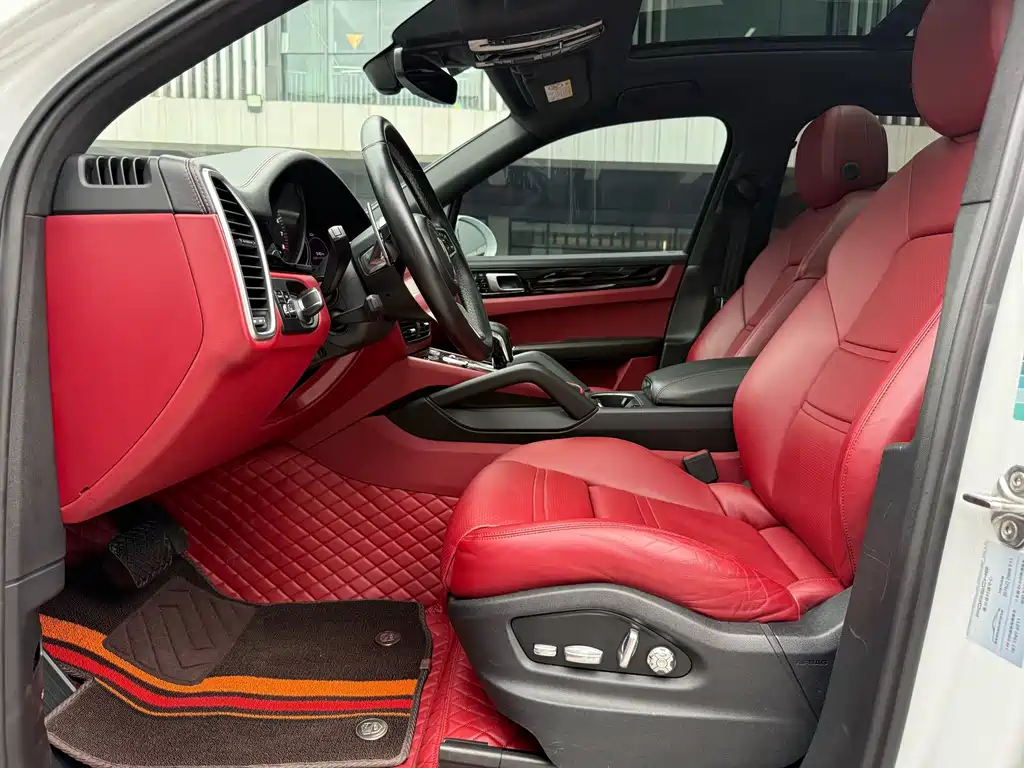Porsche Cayenne — миниатюра 6