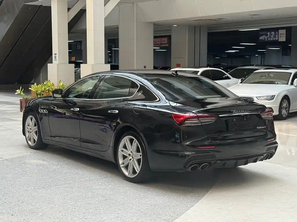 Maserati Quattroporte — миниатюра 6