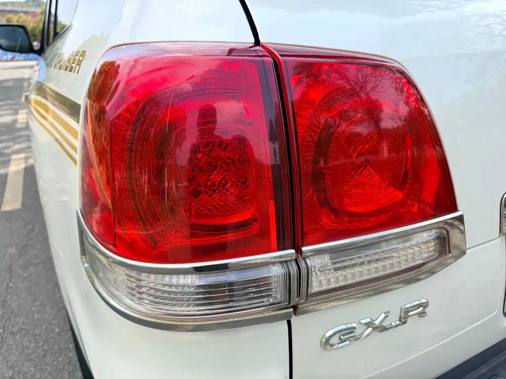 Toyota Land Cruiser — миниатюра 8